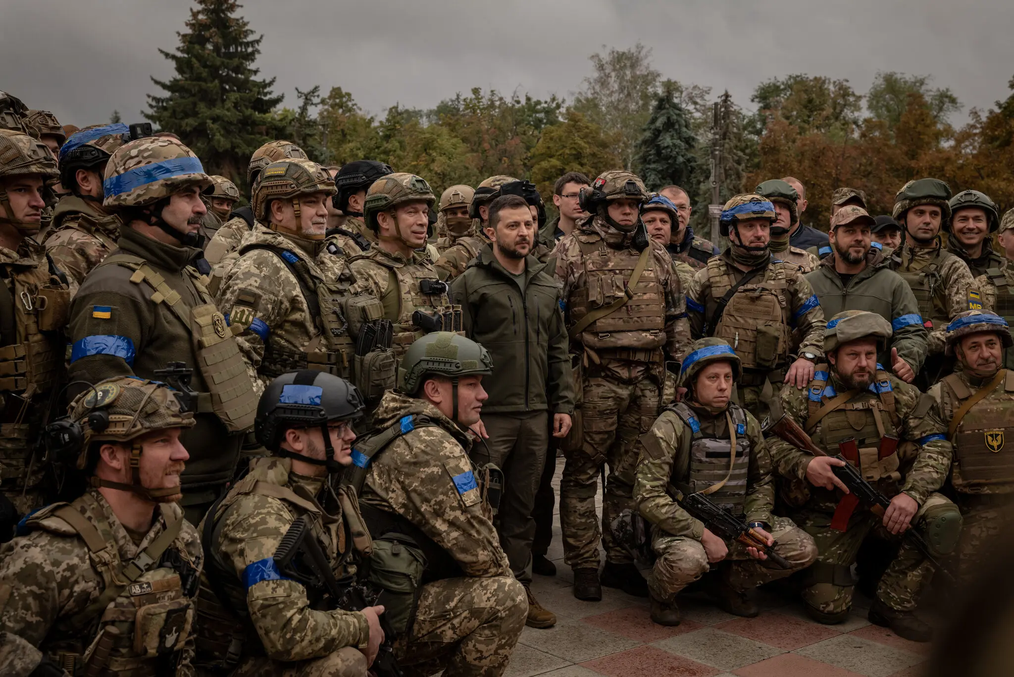 В Ізюмі у вересні, після того, як місто було відвойоване українськими військами. Через війну пан Зеленський перейшов до більш націоналістичної позиції